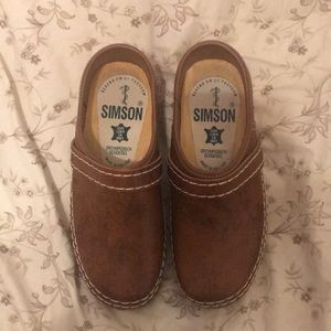 Simson Brown Wood and Leather Dutch Clog.